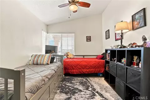 Bedroom - 22856 Tamarack, Santa Clarita, CA 91390 photo 2 of 6