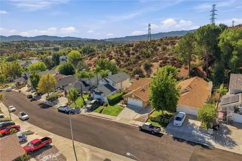 View/Area - 22856 Tamarack, Santa Clarita, CA 91390 photo 2 of 5