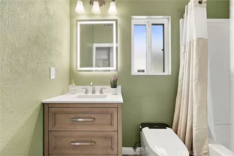 Bath - 22856 Tamarack, Santa Clarita, CA 91390 photo 1 of 4