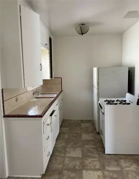 Kitchen - 600 E Providencia Ave, Burbank, CA 91501 photo 1 of 3