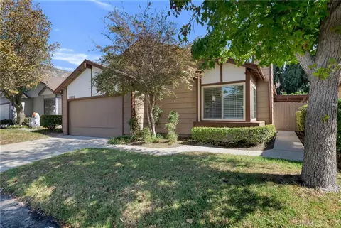 13936 Olive Grove Ln, Sylmar, CA 91342