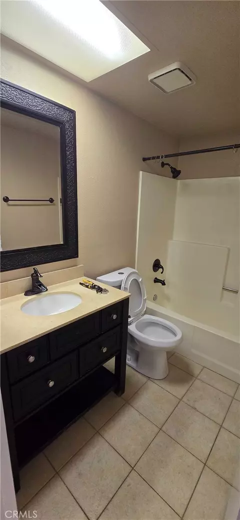 Bath - 44430 15th E #3, Lancaster, CA 93535 photo 4 of 5