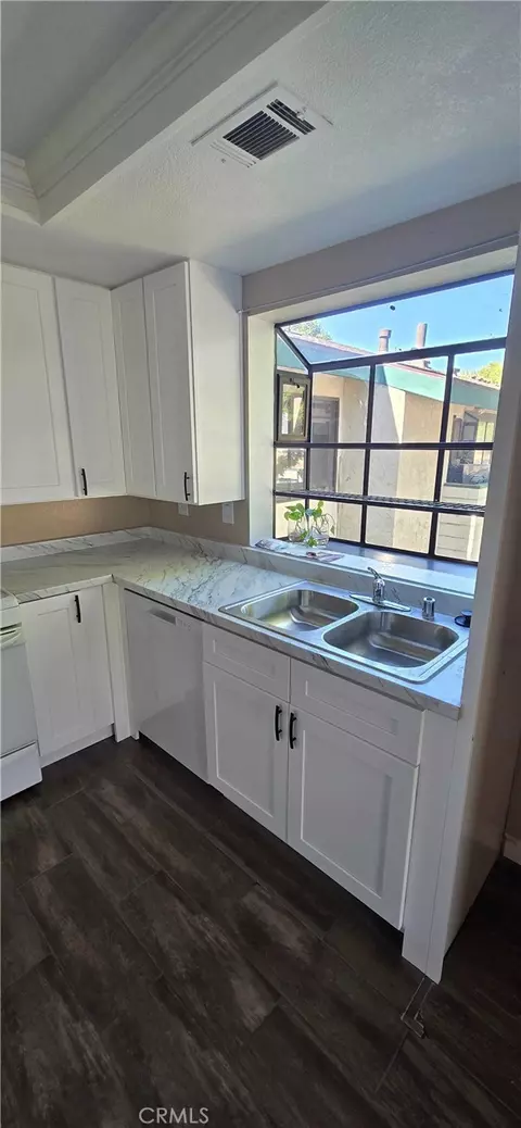 Kitchen - 44430 15th E #3, Lancaster, CA 93535 photo 1 of 3