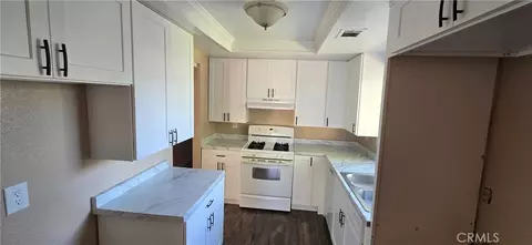 Entry Way - 44430 15th E #3, Lancaster, CA 93535 photo 1 of 4