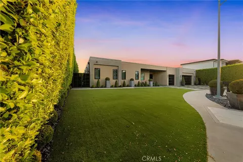Exterior - 17646 Stare St, Northridge, CA 91325 photo 5 of 9