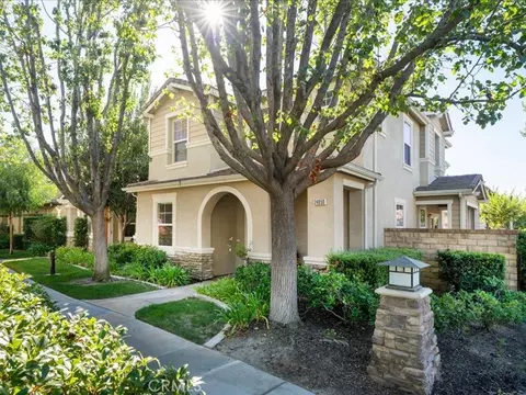 24050 Whitewater Dr, Valencia, CA 91354
