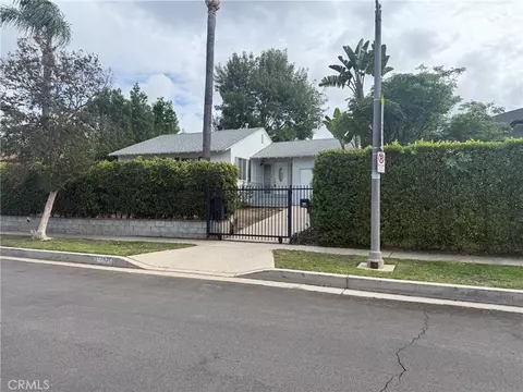 17630 Rhoda St, Encino, CA 91316