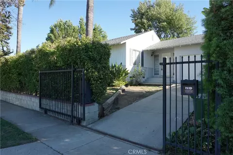 17630 Rhoda St, Encino, CA 91316