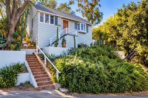 4559 Ensenada Dr, Woodland Hills, CA 91364