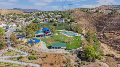 View/Area - 28166 Ebb Ct, Saugus, CA 91350 photo 3 of 5