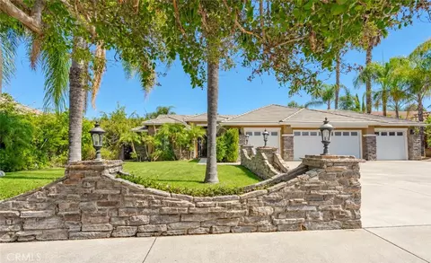 5050 Serrania Ave, Woodland Hills, CA 91364