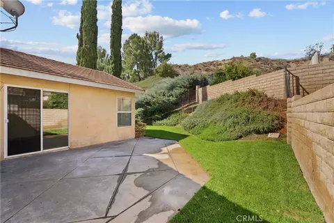 Exterior - 27683 Ron Rdg, Saugus, CA 91350 photo 2 of 8