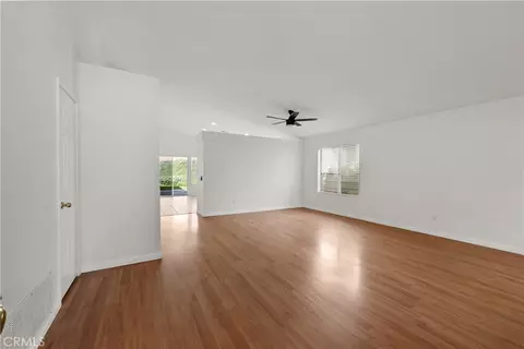 Living - 27683 Ron Rdg, Saugus, CA 91350 photo 2 of 10