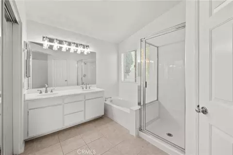 Bath - 27683 Ron Rdg, Saugus, CA 91350 photo 4 of 6
