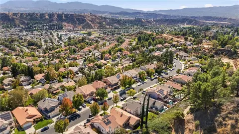 View/Area - 27683 Ron Rdg, Saugus, CA 91350 photo 3 of 3