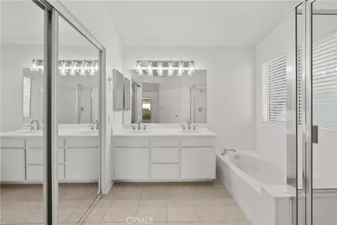 Bath - 27683 Ron Rdg, Saugus, CA 91350 photo 1 of 6