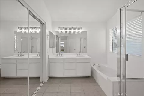Bath - 27683 Ron Rdg, Saugus, CA 91350 photo 3 of 6
