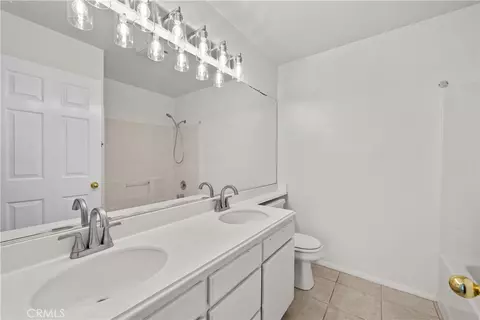 Bath - 27683 Ron Rdg, Saugus, CA 91350 photo 5 of 6