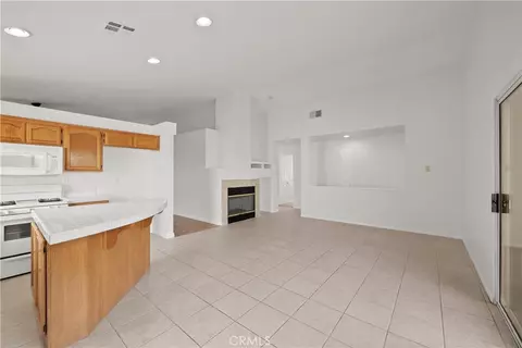 Living - 27683 Ron Rdg, Saugus, CA 91350 photo 5 of 10