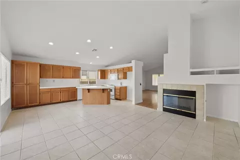 Living - 27683 Ron Rdg, Saugus, CA 91350 photo 6 of 10