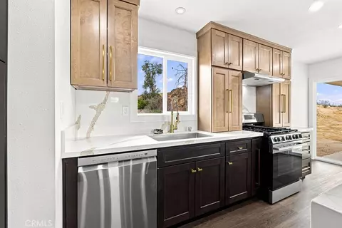 Kitchen - 39609 179th E, Palmdale, CA 93591 photo 2 of 5