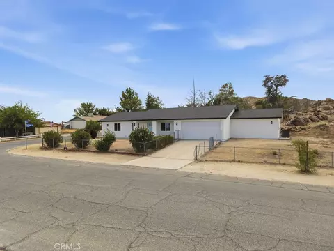 Exterior - 39609 179th E, Palmdale, CA 93591 photo 2 of 9