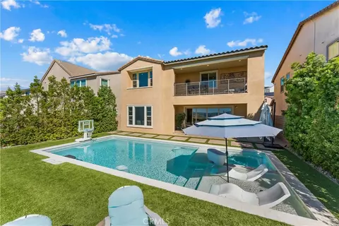 Exterior - 21212 Rockview Ter, Chatsworth, CA 91311 photo 10 of 11