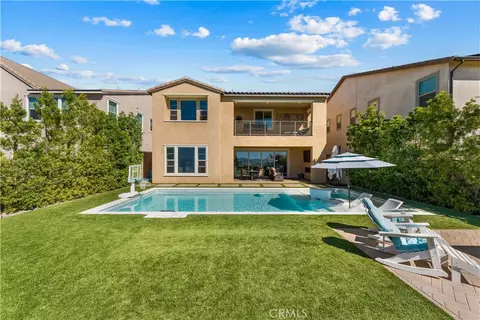 Exterior - 21212 Rockview Ter, Chatsworth, CA 91311 photo 9 of 11