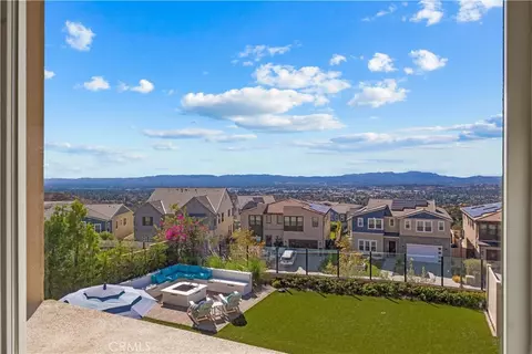 Exterior - 21212 Rockview Ter, Chatsworth, CA 91311 photo 4 of 11