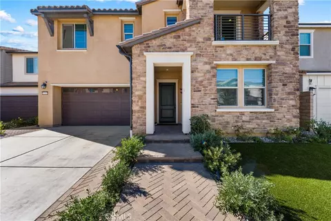 Exterior - 21212 Rockview Ter, Chatsworth, CA 91311 photo 3 of 11