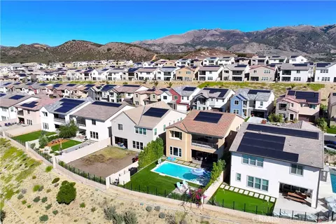 View/Area - 21212 Rockview Ter, Chatsworth, CA 91311 photo 3 of 3