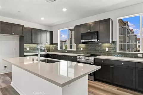 Kitchen - 558 Via Zibello, Camarillo, CA 93012 photo 1 of 3