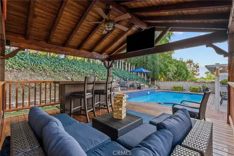 Exterior - 22456 Barcotta Dr, Saugus, CA 91350 photo 15 of 17