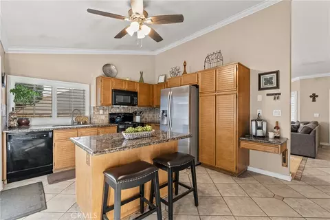Kitchen - 22456 Barcotta Dr, Saugus, CA 91350 photo 1 of 6