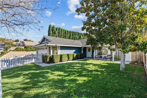 Exterior - 22456 Barcotta Dr, Saugus, CA 91350 photo 5 of 17