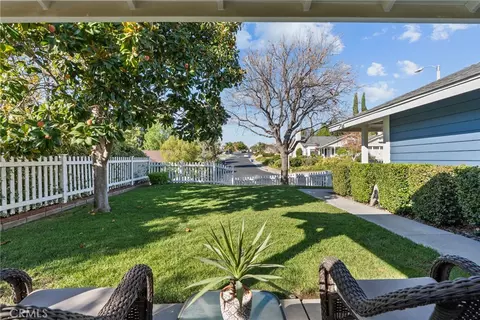 Exterior - 22456 Barcotta Dr, Saugus, CA 91350 photo 6 of 17