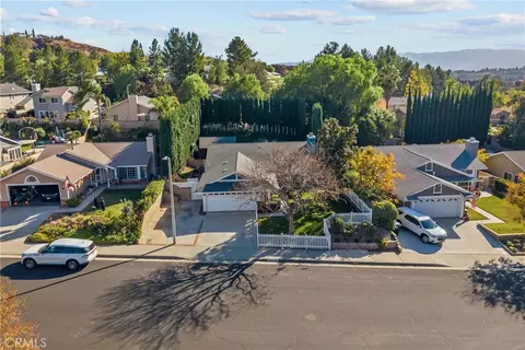View/Area - 22456 Barcotta Dr, Saugus, CA 91350 photo 3 of 4