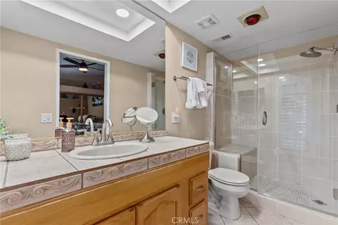 Bath - 22456 Barcotta Dr, Saugus, CA 91350 photo 4 of 4