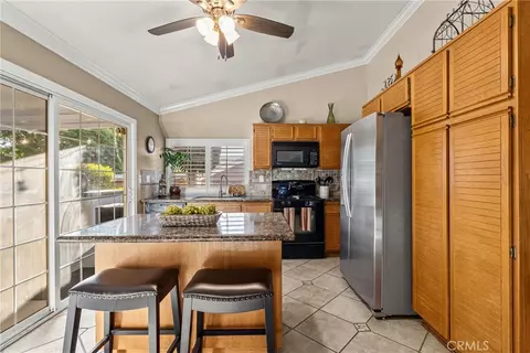 Kitchen - 22456 Barcotta Dr, Saugus, CA 91350 photo 2 of 6