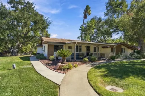 19348 Avenue Of The Oaks, Newhall, CA 91321