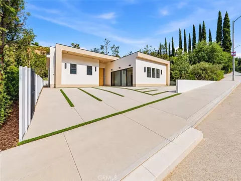 17000 Escalon, Encino, CA 91436