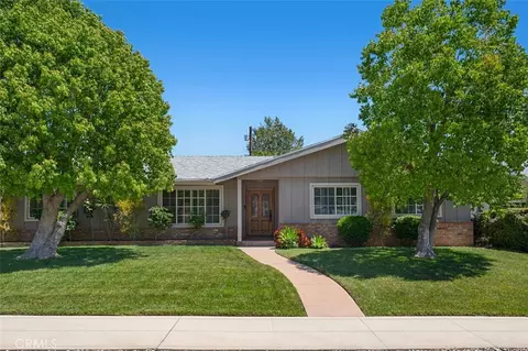 5630 Valley Circle Blvd, Woodland Hills, CA 91367
