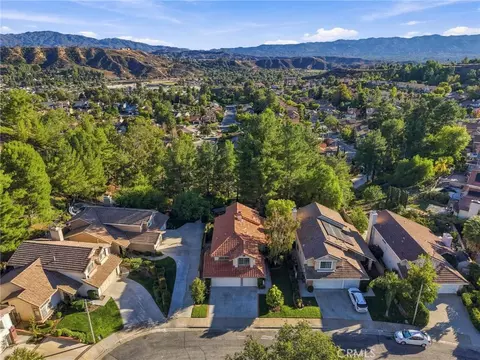 View/Area - 22006 Lucy Ct, Saugus, CA 91350 photo 1 of 1
