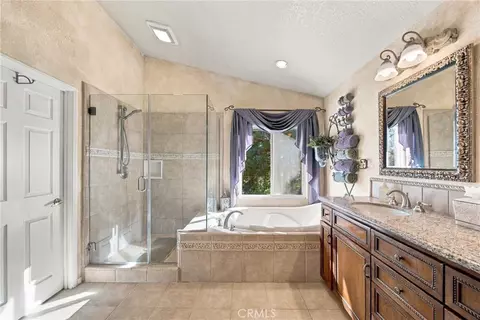 Bath - 22006 Lucy Ct, Saugus, CA 91350 photo 3 of 5