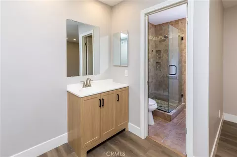 Bath - 28108 Oaklar Dr, Saugus, CA 91350 photo 2 of 3