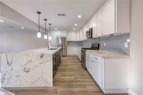 Kitchen - 28108 Oaklar Dr, Saugus, CA 91350 photo 1 of 3