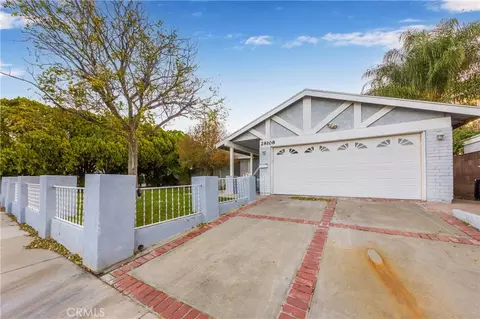 Exterior - 28108 Oaklar Dr, Saugus, CA 91350 photo 2 of 5
