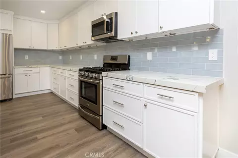 Kitchen - 28108 Oaklar Dr, Saugus, CA 91350 photo 2 of 3