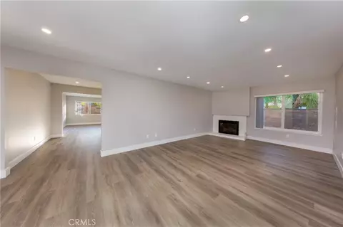 Living - 28108 Oaklar Dr, Saugus, CA 91350 photo 5 of 6