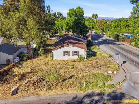 23201 Califa St, Woodland Hills, CA 91367